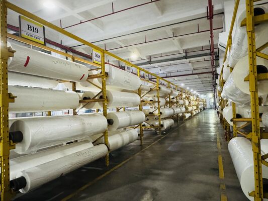 Hochdurchsichtiges PET-Wärmelaminierungsfilm mit Temperaturbeständigkeit bis zu 130 °C und individueller Länge bis zu 6000 Meter