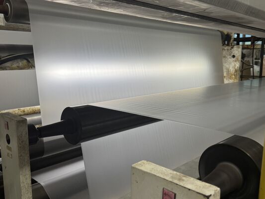 Glanzende PET-Wärmelaminierungsfolie mit anpassbarem Papierkern und Temperaturbeständigkeit bis zu 130°C für langlebige Verpackungen