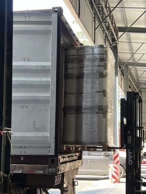 Metallisierte PET-Folien mit Hitzebeständigkeit bis 110 °C, individuellem Gewicht und glatter reflektierender Oberfläche für Lebensmittelverpackungen und Laminationen