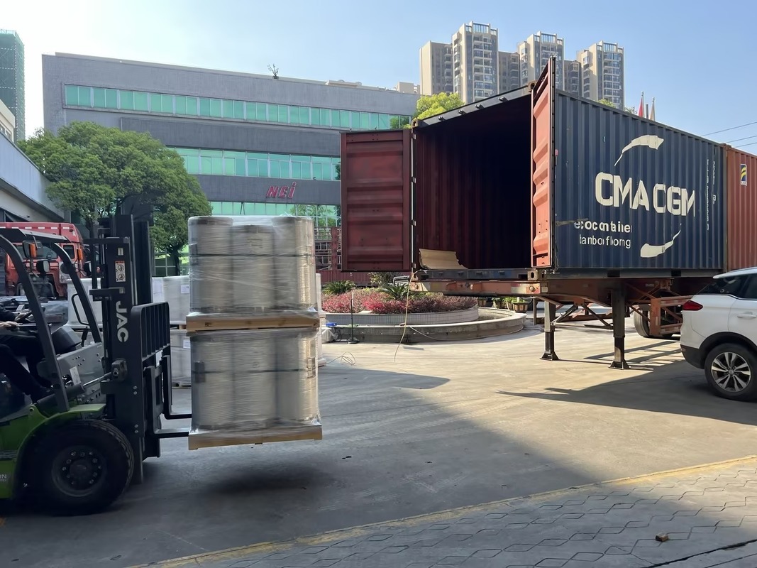 Wärmelaminierungsfolie mit superklebrigem Permanent Klebstoff und verbesserter Kratzfestigkeit für digitale Lamination