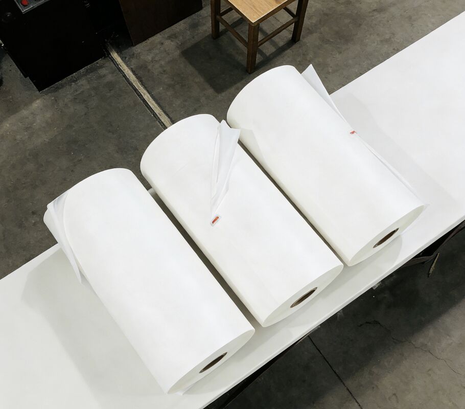 Metallisierter PET-Film mit chemischer Beständigkeit und reflektierender Oberflächenveredelung in individueller Dicke von 12-30 Mikronen