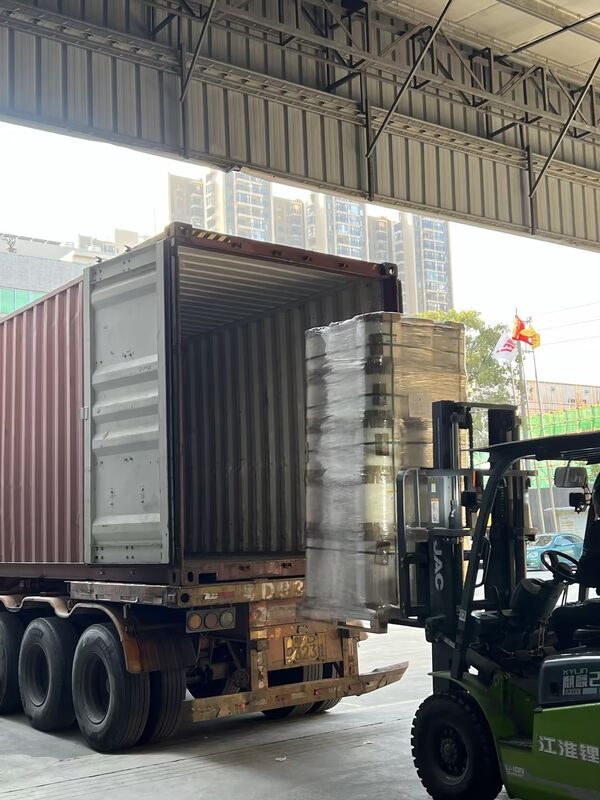 Doppelkoronabehandelte Laminationsfilmrolle mit 100 mm bis 2200 mm Breite und thermischem Klebstoff für Lebensmittel