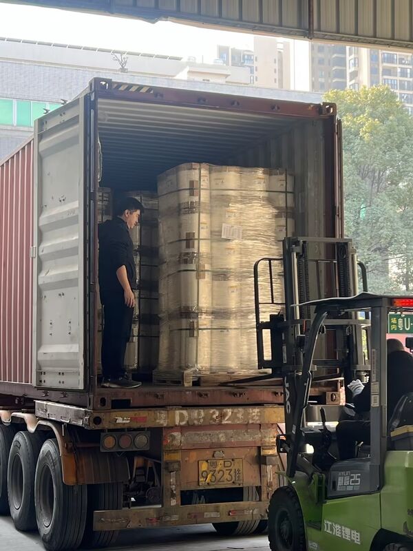 1 Zoll oder 3 Zoll Kern Buch Laminationsfilm mit bis zu 400m/min Laminationsgeschwindigkeit und 11-250 Mikronen Dicke für Buchschutz