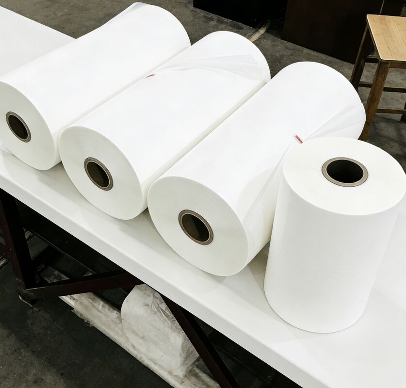 Glatte und reflektierende metallisierte PET-Folien mit Hitzebeständigkeit bis 110 °C und chemischer Beständigkeit für Verpackungen und Laminationen