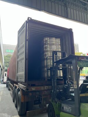 Metallisierter PET-Film mit Hitzebeständigkeit bis 110°C, glatter reflektierender Oberfläche und chemischer Beständigkeit für Verpackungen und Laminationen